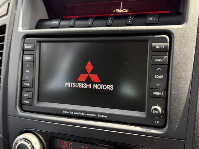 Mitsubishi Pajero 6