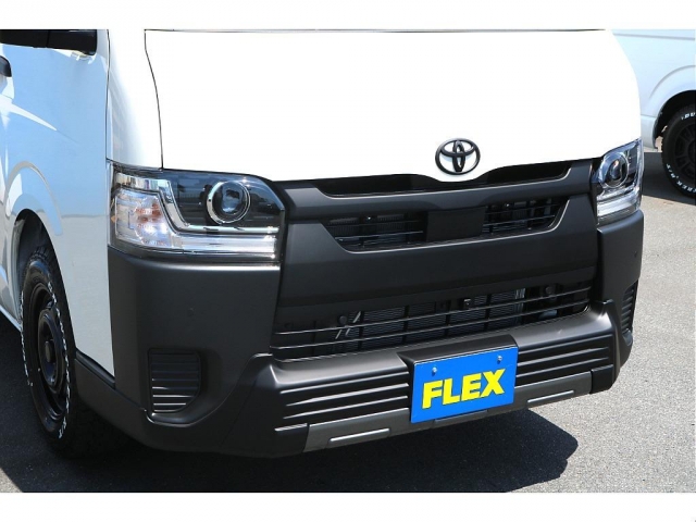 Toyota Hiace Van 12
