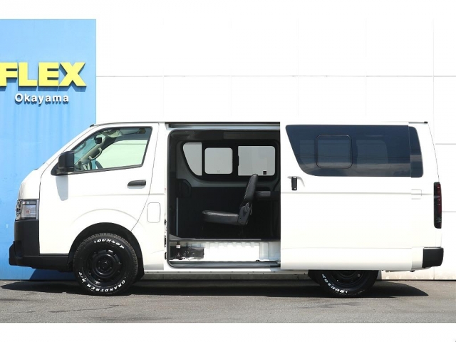 Toyota Hiace Van 4