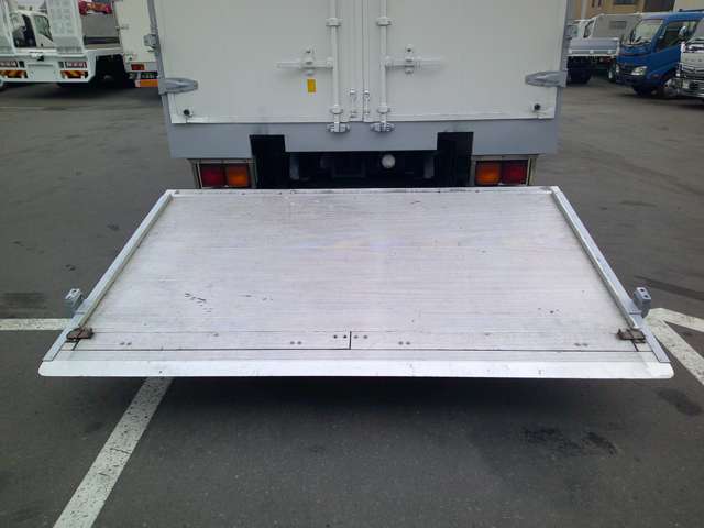 Isuzu Forward 12