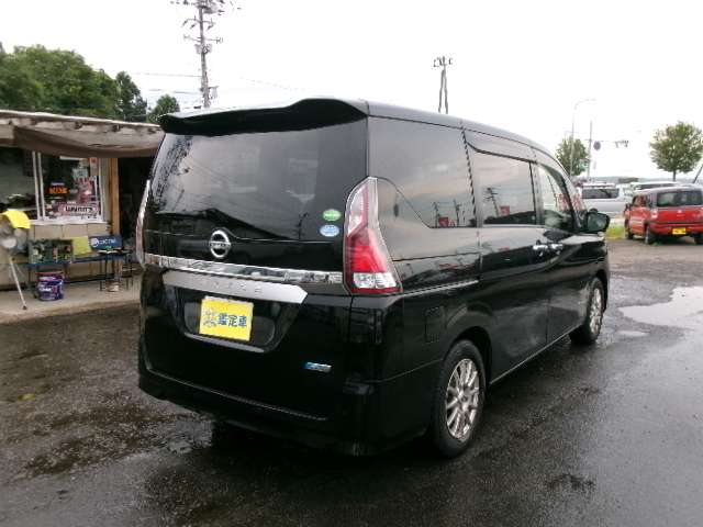 Nissan Serena 7