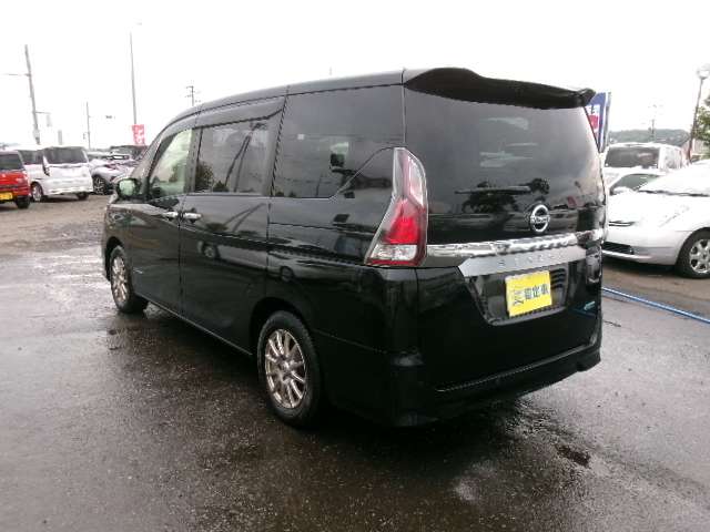 Nissan Serena 8