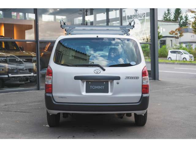 Toyota Succeed Van 8