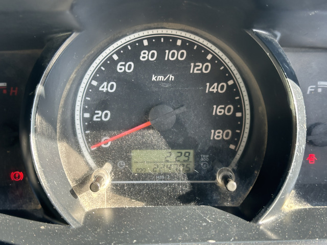 Toyota Hiace Van 11