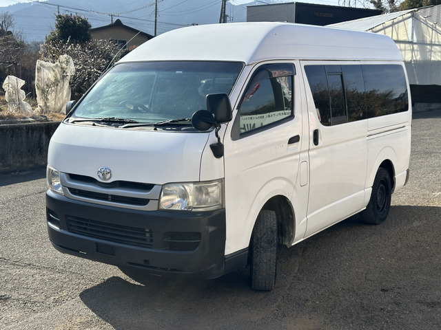 Toyota Hiace Van 3