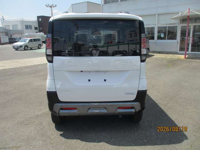 Mitsubishi Delica Mini 11