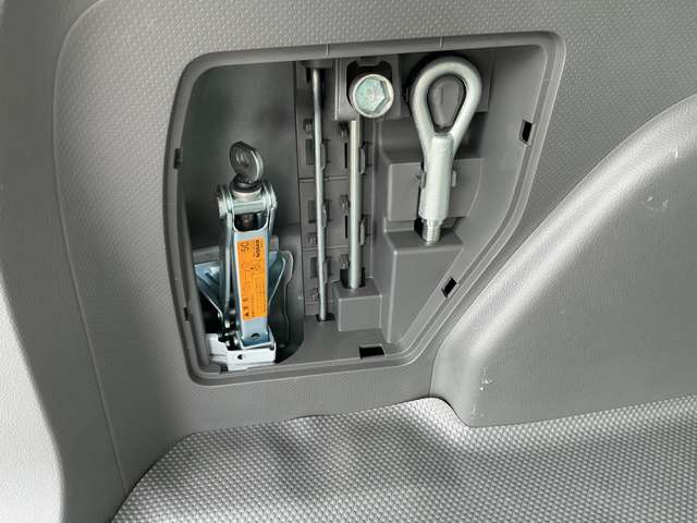 Nissan NV150 AD 11