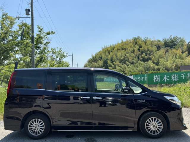 Toyota Esquire 7