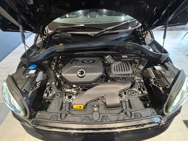 MINI Crossover 8