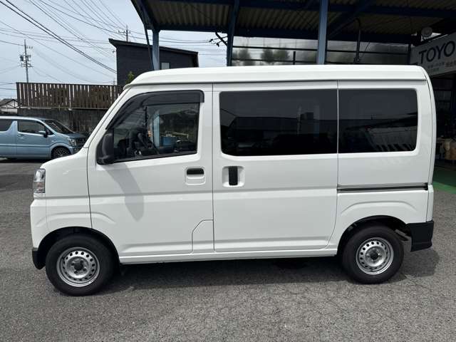 Daihatsu Hijet Cargo 6