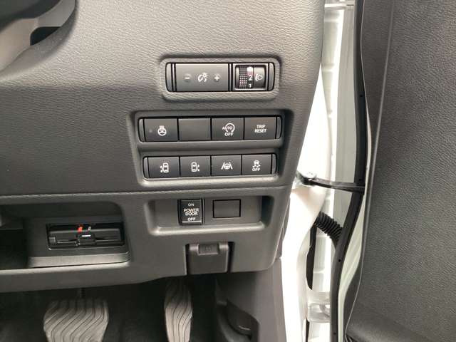 Mitsubishi Delica Mini 11