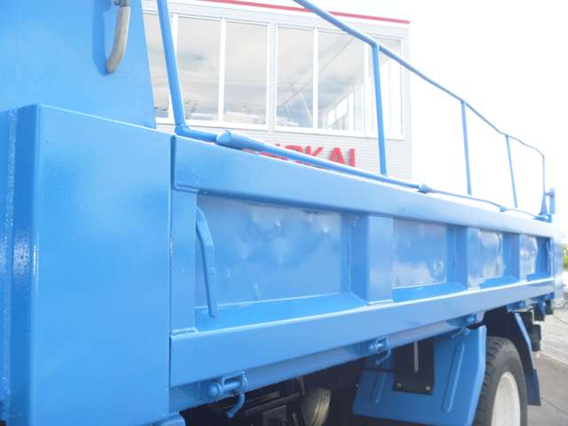 Isuzu Elf 3