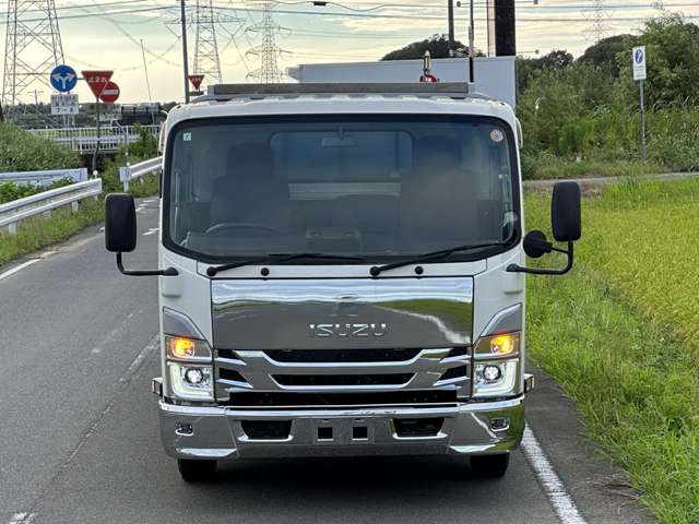 Isuzu Elf 2