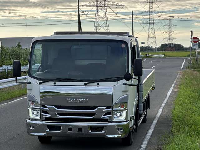 Isuzu Elf 3
