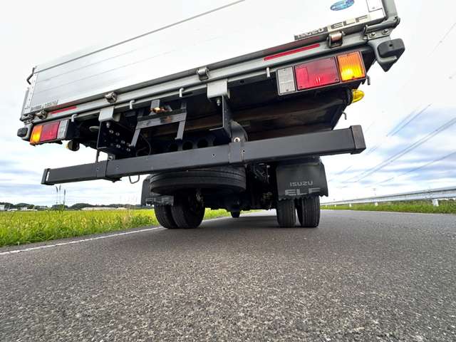 Isuzu Elf 10