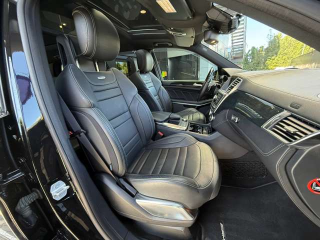 Mercedes-Benz GL-Class 12