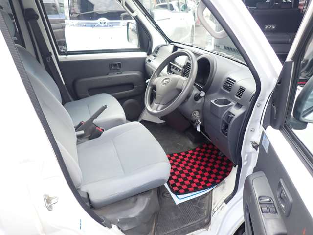 Daihatsu Hijet Deck Van 11