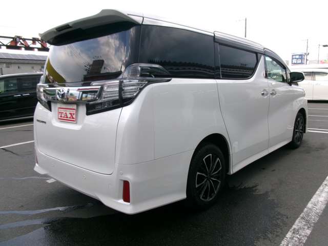 Toyota Vellfire 5