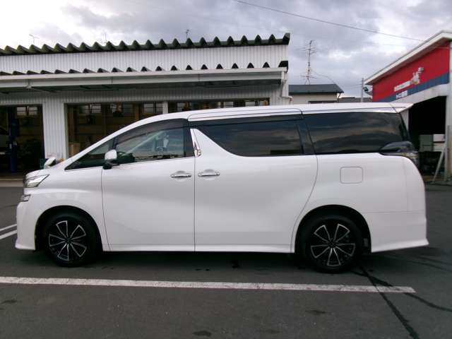 Toyota Vellfire 8