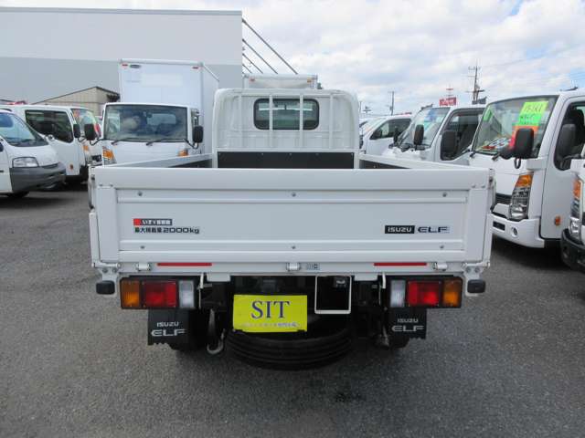 Isuzu Elf 6