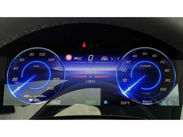 Mercedes-Benz EQS SUV 12