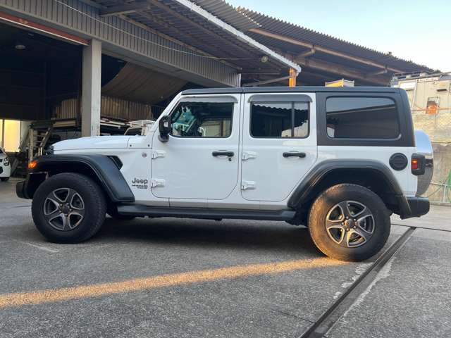 Jeep Wrangler 4