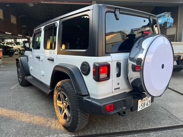 Jeep Wrangler 5
