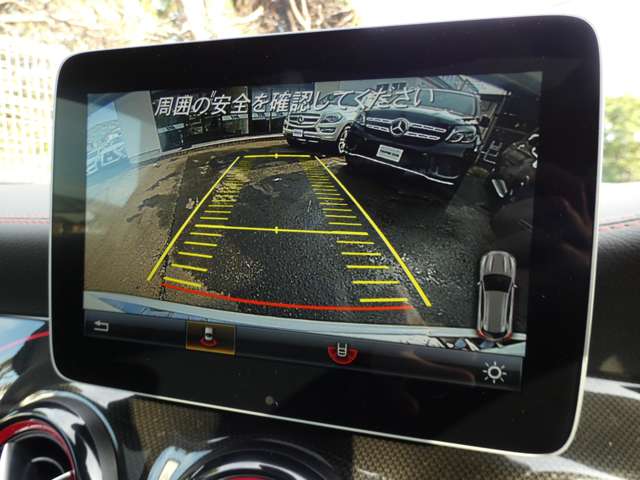 Mercedes-Benz GLA-Class 12
