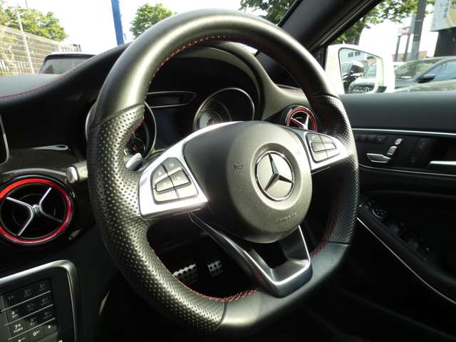 Mercedes-Benz GLA-Class 4