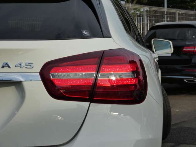 Mercedes-Benz GLA-Class 6