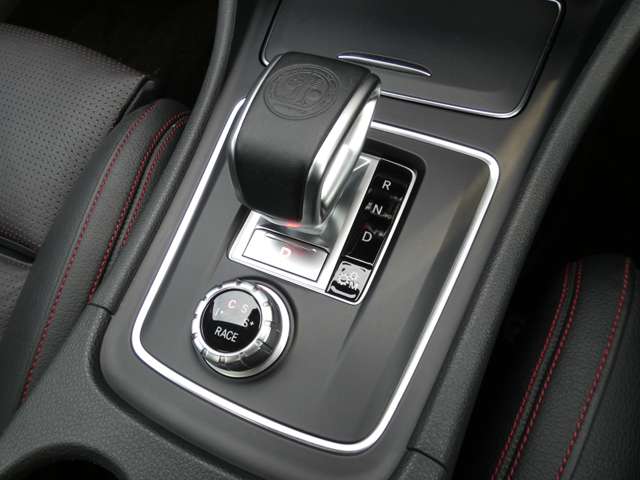 Mercedes-Benz GLA-Class 10