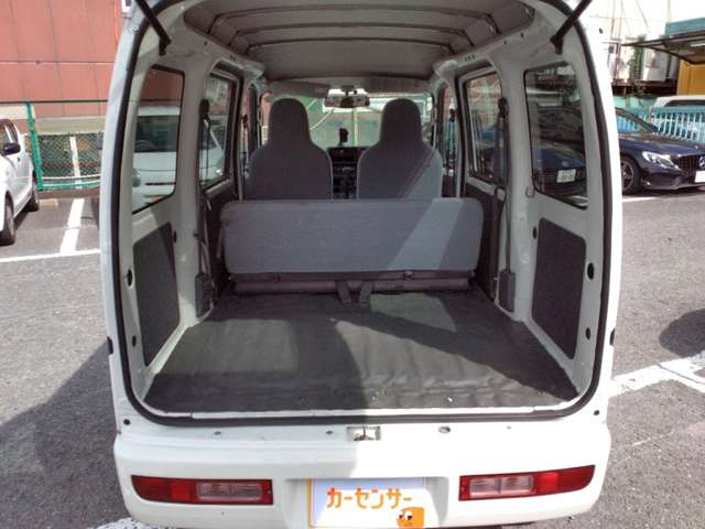 Daihatsu Hijet Cargo 5