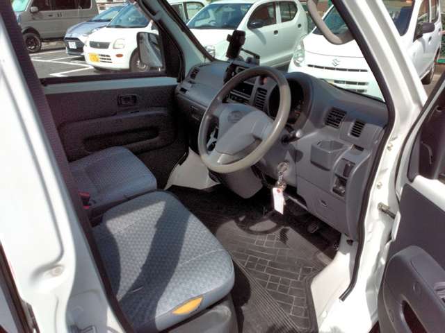 Daihatsu Hijet Cargo 7