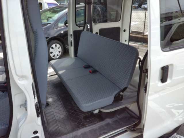 Daihatsu Hijet Cargo 10