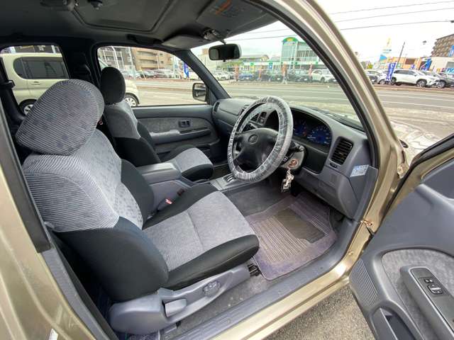 Toyota Hilux 12