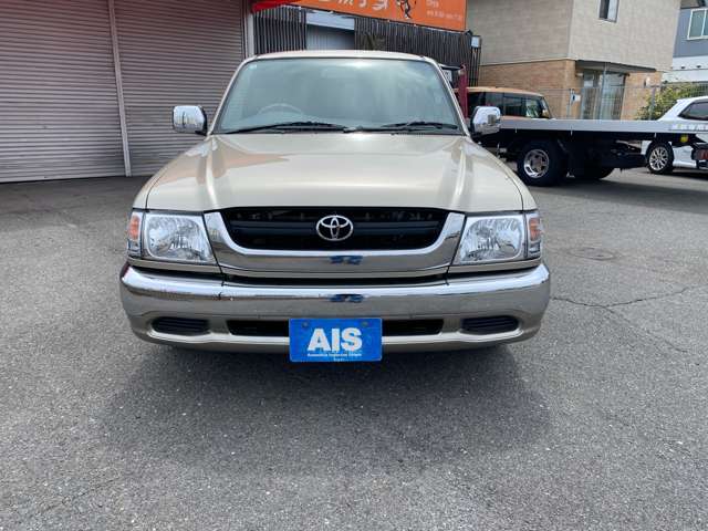 Toyota Hilux 2