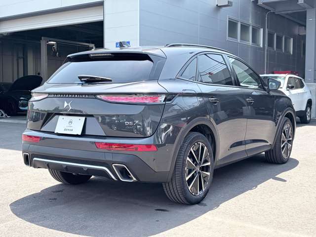 DS Automobiles DS7 11