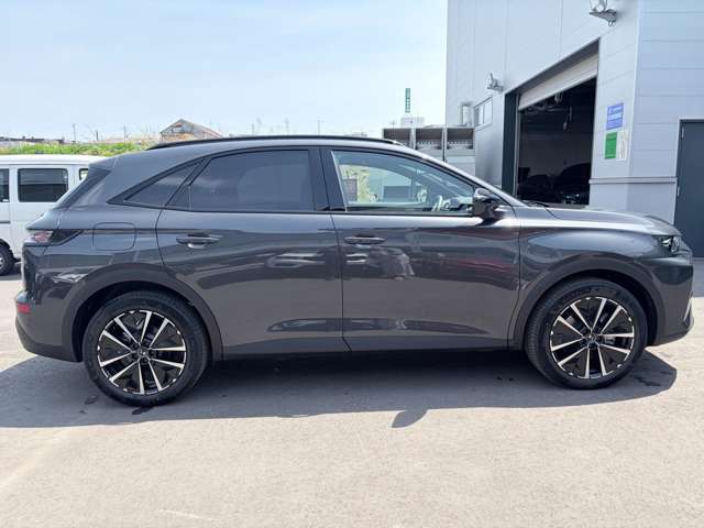 DS Automobiles DS7 10