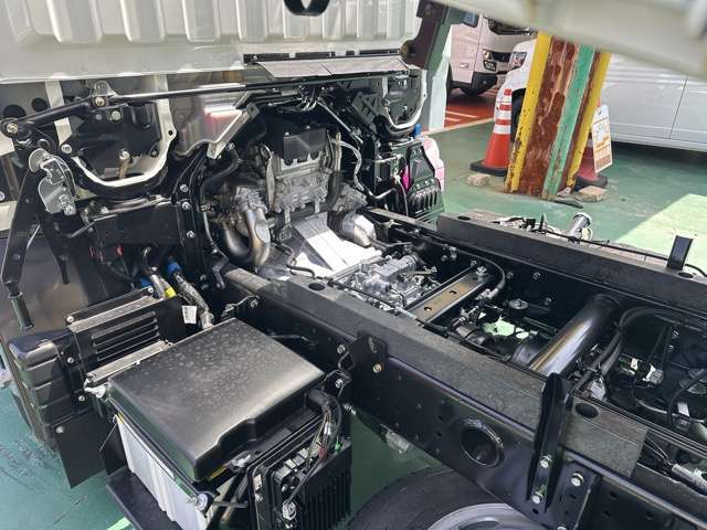 Mitsubishi Fuso Canter 9