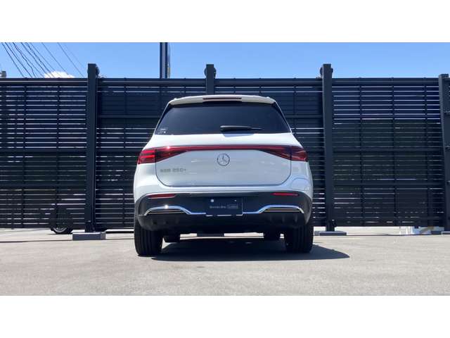 Mercedes-Benz EQB 6