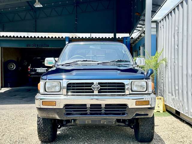 Toyota Hilux 2