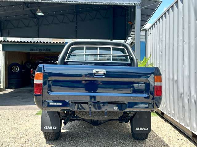 Toyota Hilux 5