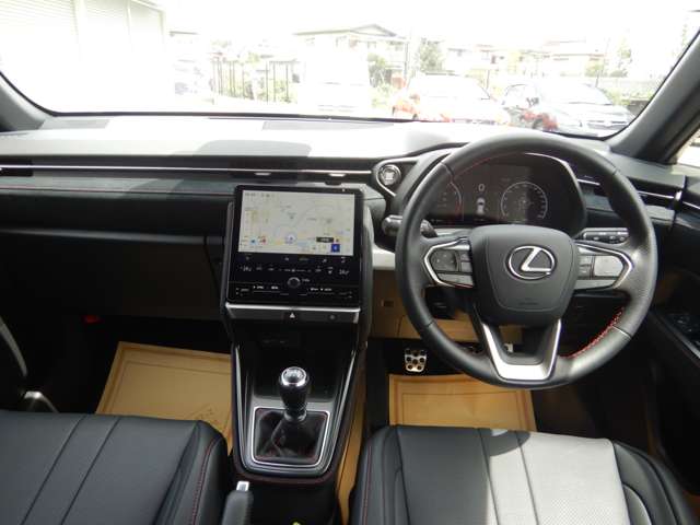 Lexus LBX 9