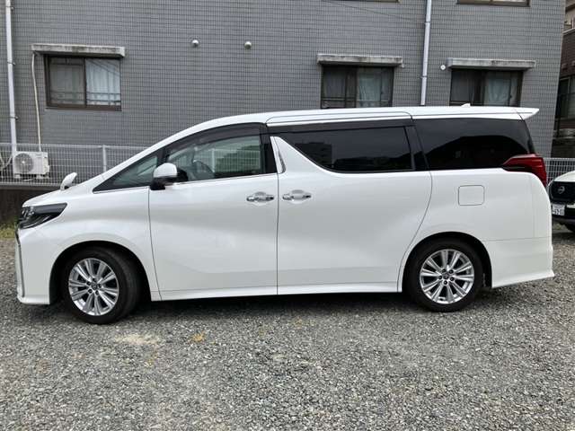 Toyota Alphard 9