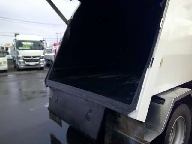 Isuzu Forward 12