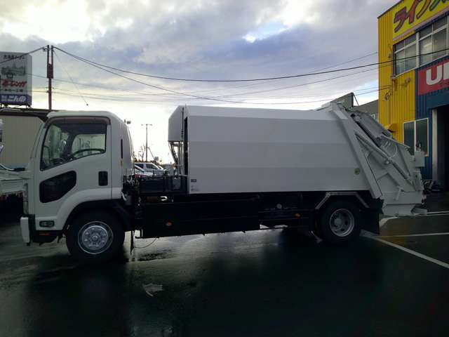 Isuzu Forward 4