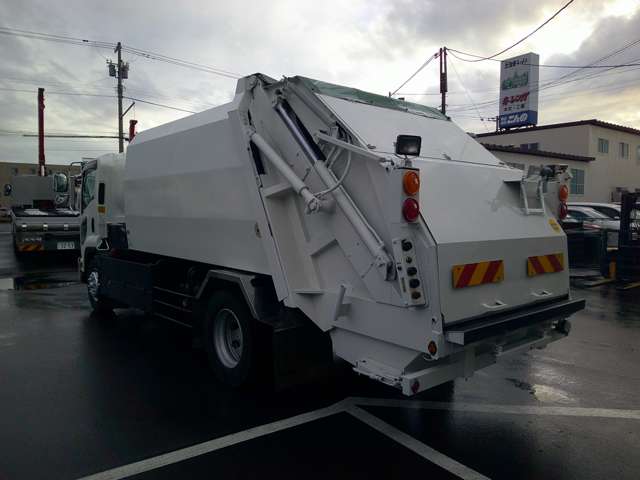 Isuzu Forward 5