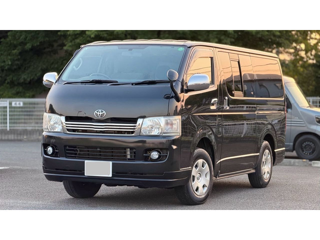 Toyota Hiace Van 12