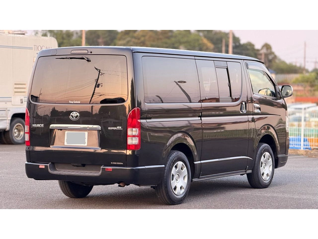 Toyota Hiace Van 2
