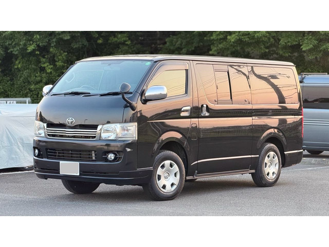 Toyota Hiace Van 10